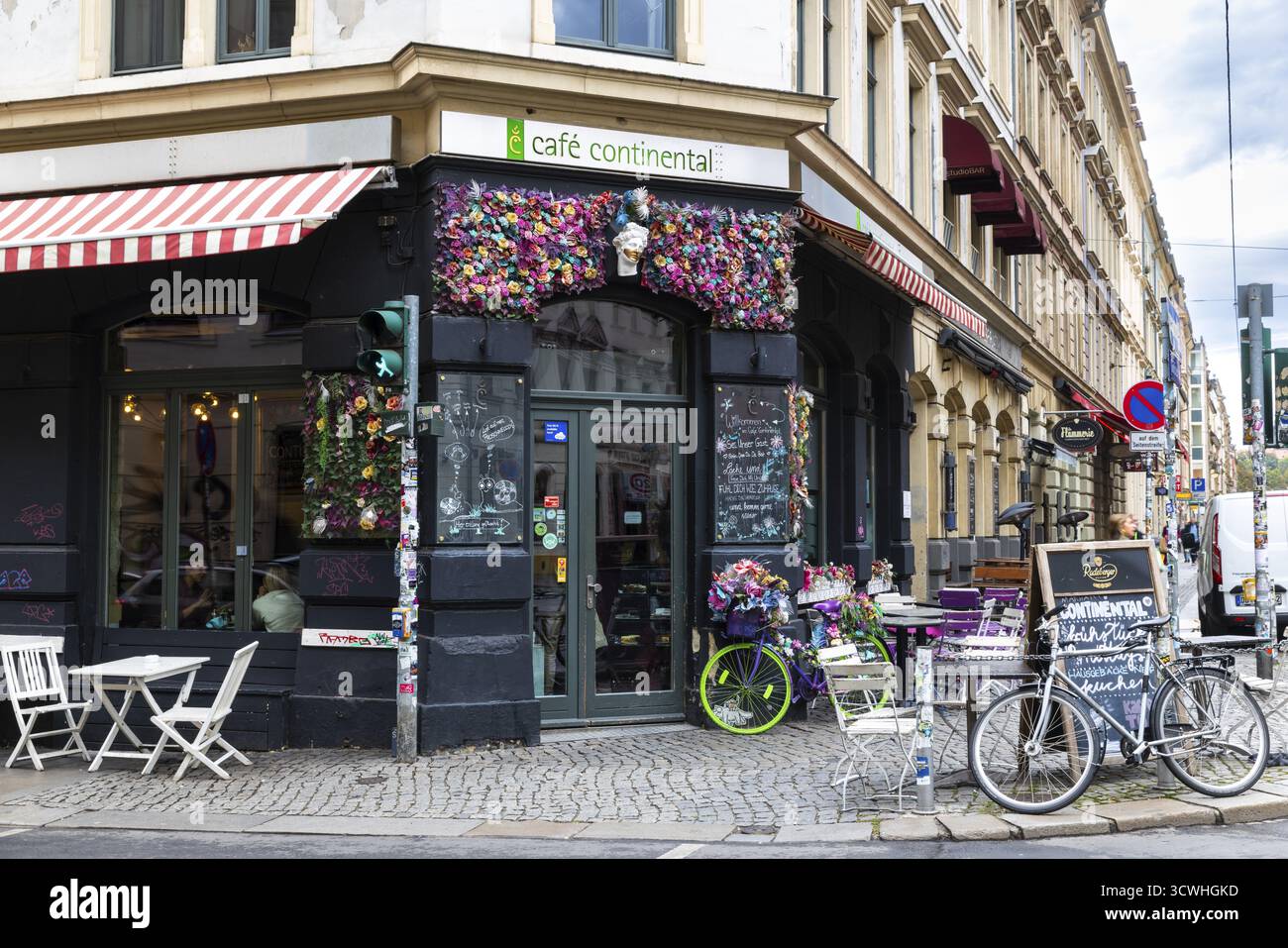 Area d'ingresso del Cafe Continental nel quartiere alla moda di Neustadt, Dresda, Sassonia, Germania Foto Stock
