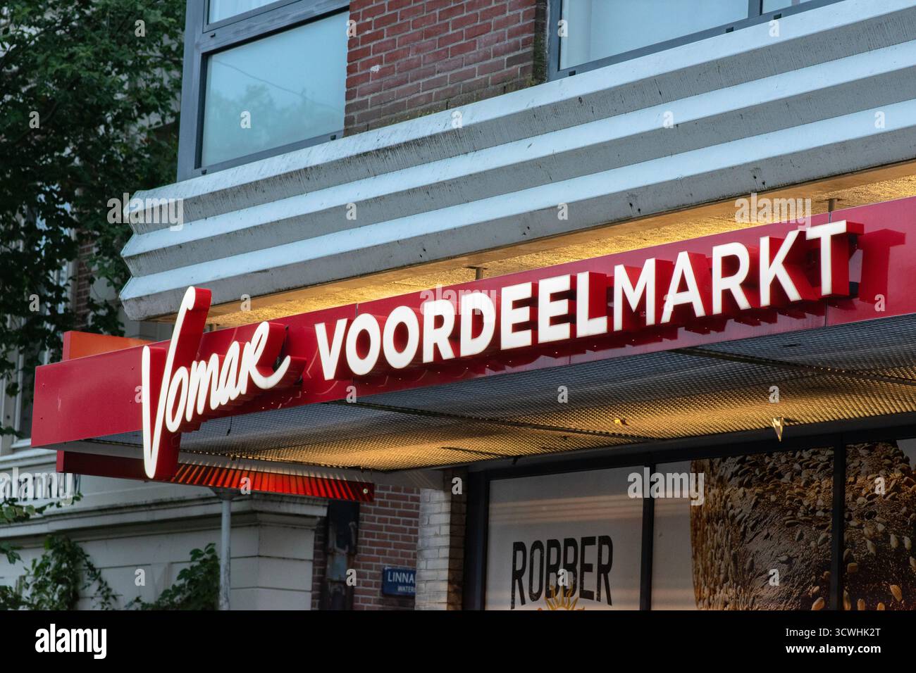Billboard Vomar Supermarket presso Amsterdam Paesi Bassi 11-10-2025 Foto Stock