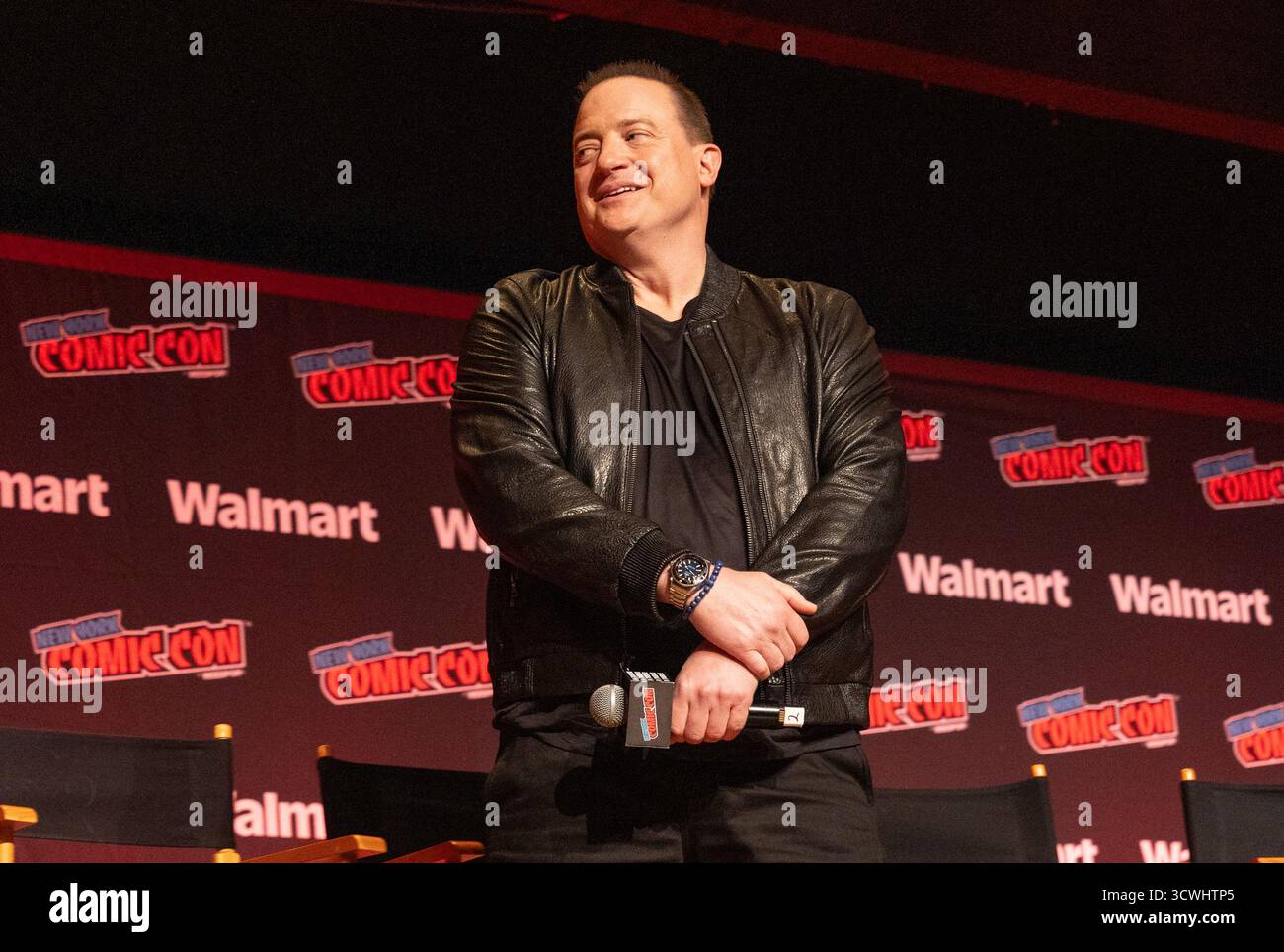 Brendan Fraser partecipa al panel per "Breaking Bear" di tubi durante il New York Comic con 2025 al Jacob Javits Convention Center di New York, NY, l'11 ottobre 2025. (Foto di Lev Radin/Pacific Press) Foto Stock