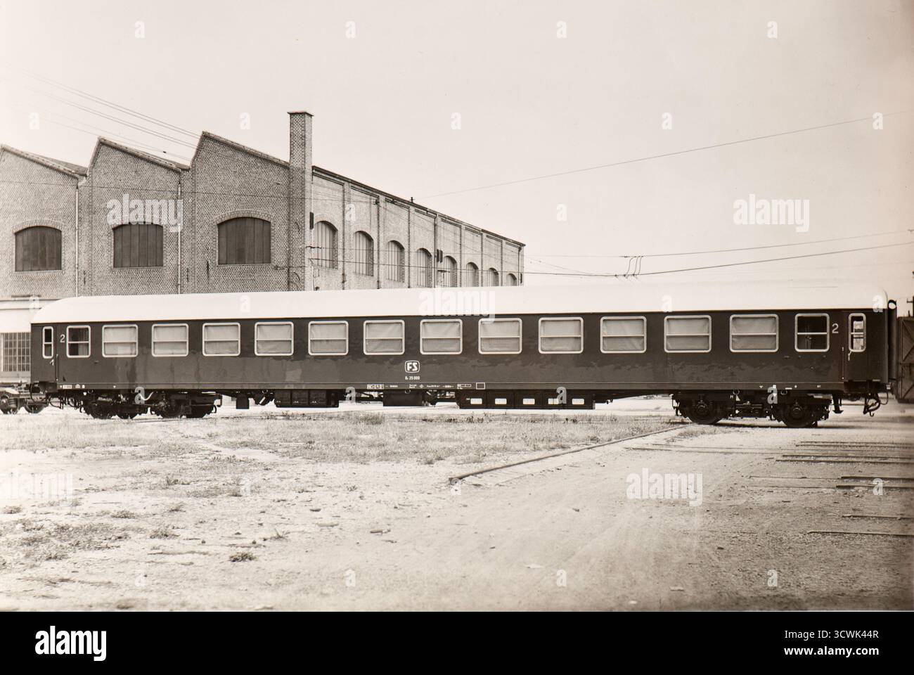 Classe SSecond carrozze ferroviarie passeggeri delle FS (Ferrovie dello Stato, oggi Trenitalia) prese a Breda officine, milano alla fine degli anni Settanta Foto Stock