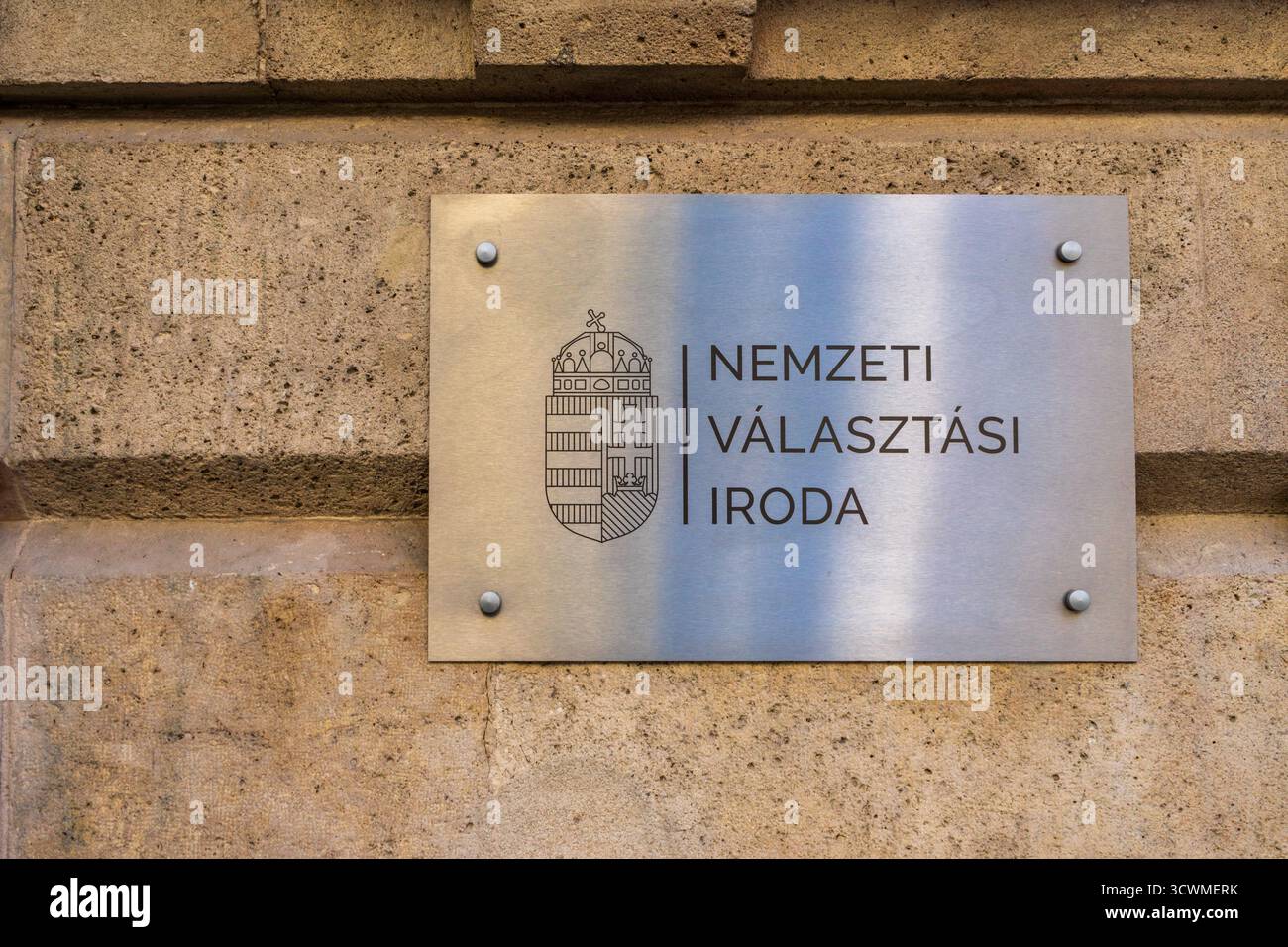 Segno dell’Ufficio elettorale nazionale ungherese a Budapest, responsabile dell’organizzazione e della supervisione delle elezioni a livello nazionale. Foto Stock