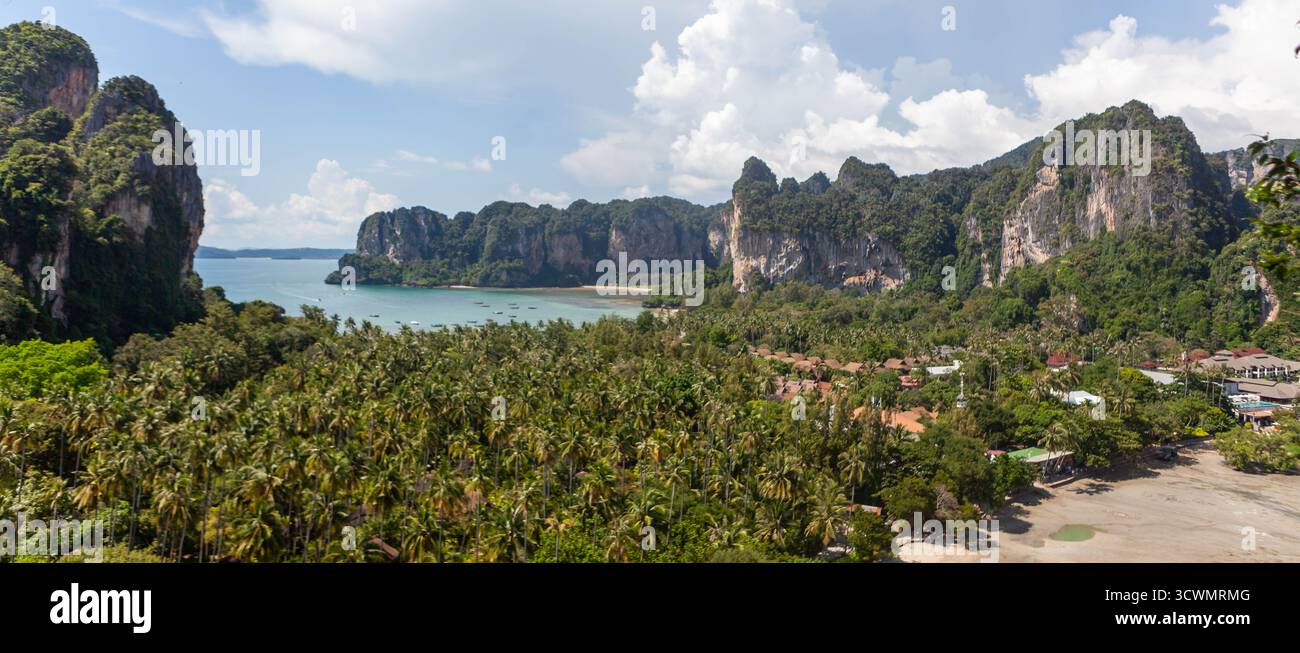 Railay Beach, Krabi, Thailandia. Bellissima costa delle Andamane in Thailandia. Foto Stock