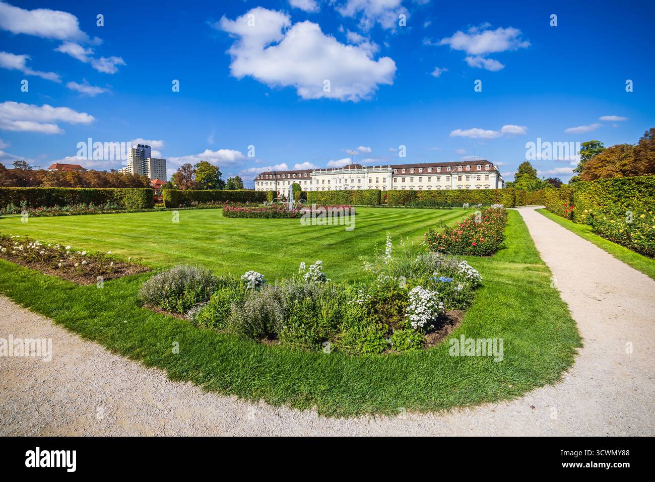 Castello barocco di Ludwigsburg con giardino pubblico e parco, Germania Foto Stock
