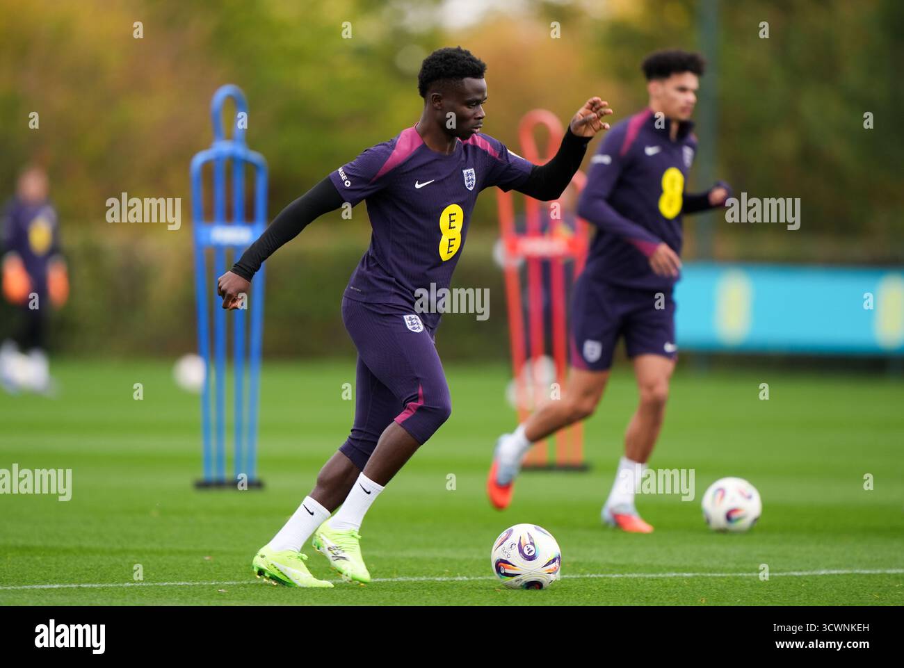 Bukayo Saka dell'Inghilterra durante una sessione di allenamento al Tottenham Hotspur Training Ground di Enfield. Data foto: Lunedì 13 ottobre 2025. Foto Stock