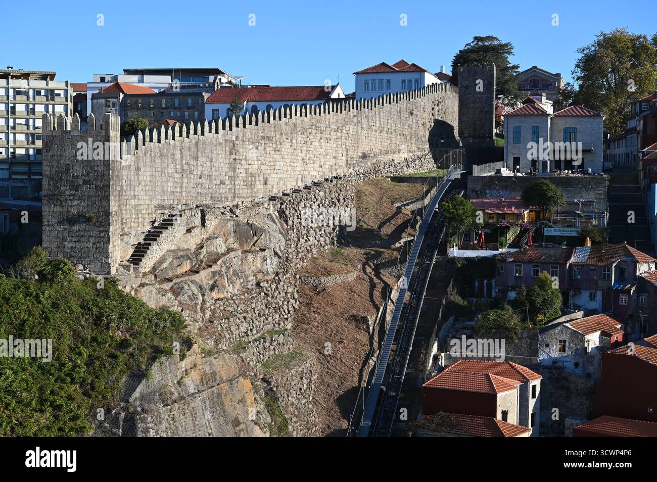 Fernanadine Walls a Porto, Portogallo. Foto Stock