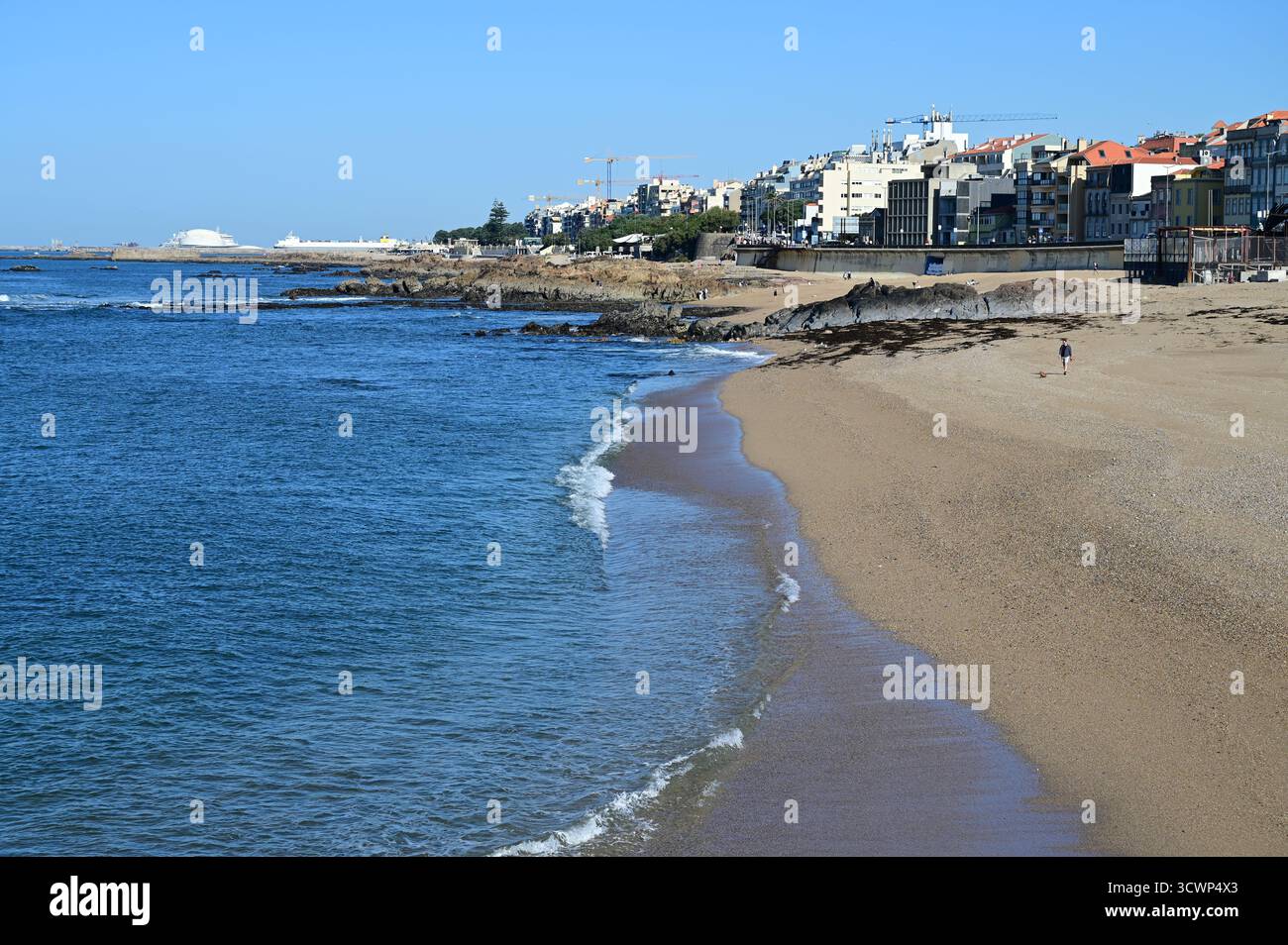 Spiaggia di Foz do Douro in Portogallo a ottobre. Foto Stock