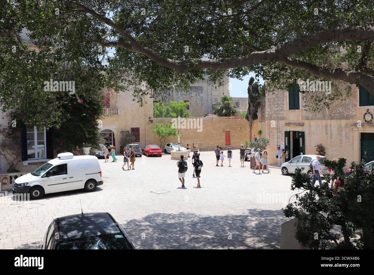 Sunlit Square Mdina Malta Foto Stock