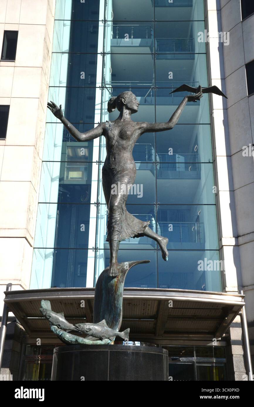 Statua Nereid di Nathan David, Cardiff City Centre, Cardiff, Galles del Sud, Regno Unito Foto Stock