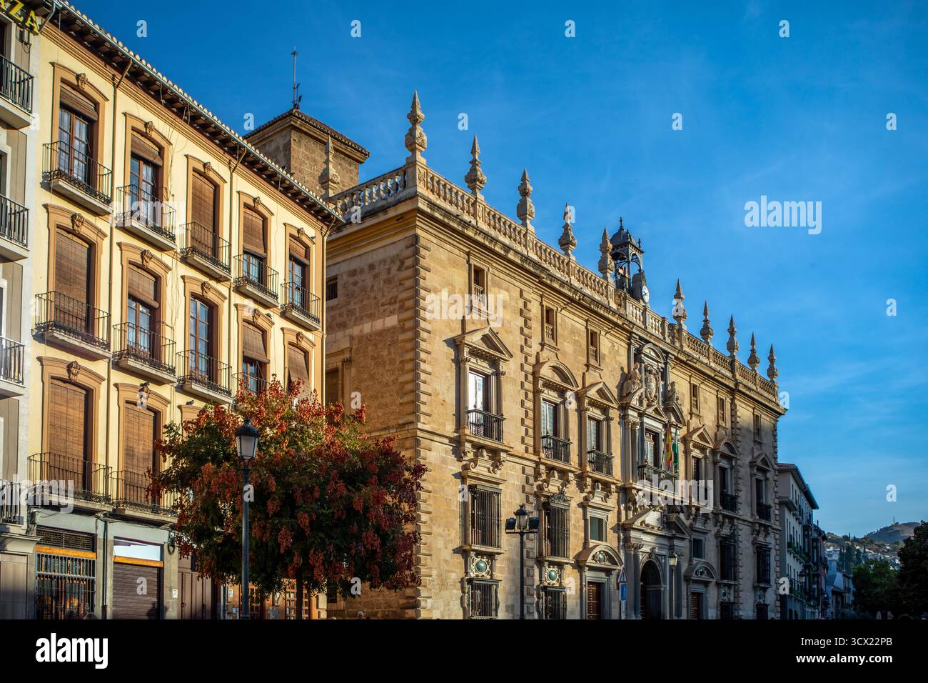 Facciata del Palazzo della Cancelleria reale di Granada, Andalusia, Spagna Foto Stock
