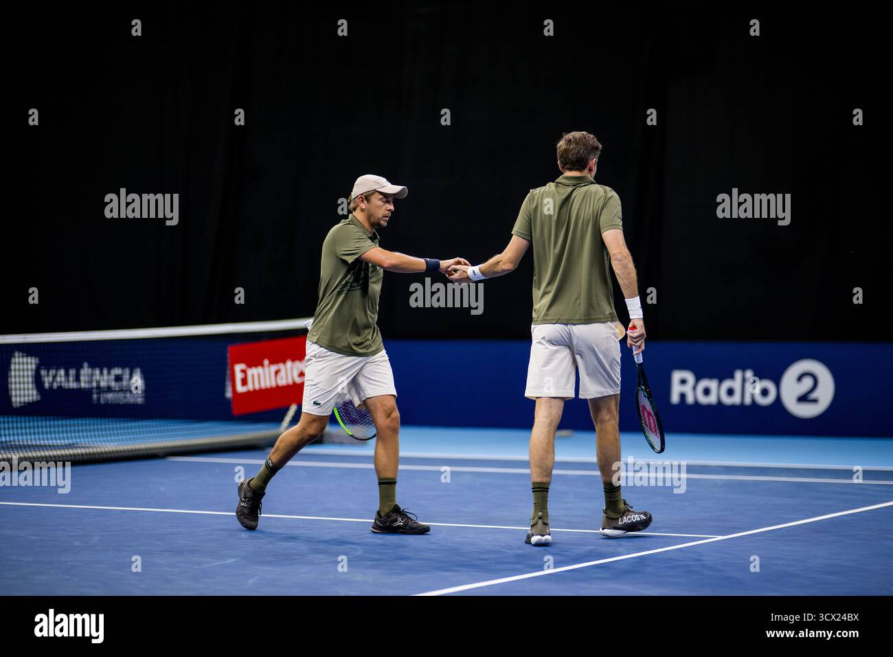 Bruxelles, Belgio. 13 ottobre 2025. Il francese Gregoire Jacq e il francese Nicolas Mahut nella foto in azione durante il torneo europeo Open ATP di tennis a Bruxelles, lunedì 13 ottobre 2025. L'edizione di quest'anno del torneo si svolgerà dal 12 al 19 ottobre 2025. BELGA PHOTO JASPER JACOBS credito: Belga News Agency/Alamy Live News Foto Stock