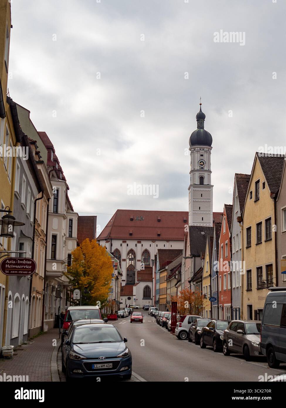 Germania, Baviera, Monaco di Baviera, Castello di Neschwanstein, cittadina di Landsberg am Lech, paesaggi autunnali e foto della città. Municipio, parco, surf, Oktoberfe Foto Stock