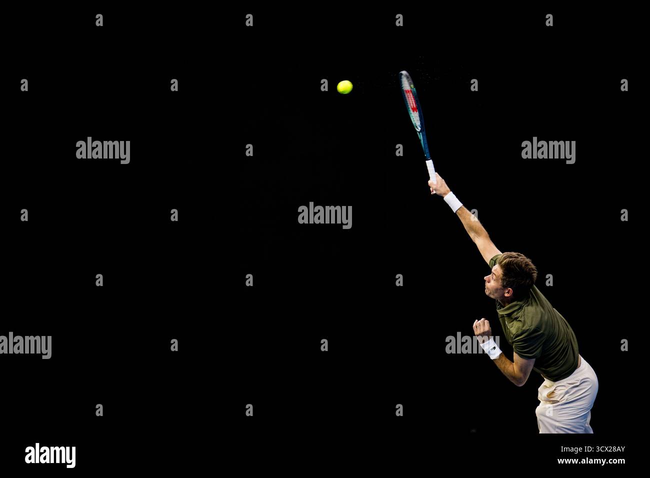 Bruxelles, Belgio. 13 ottobre 2025. Il francese Nicolas Mahut è stato raffigurato in azione durante l'European Open ATP Tennis Tournament a Bruxelles, lunedì 13 ottobre 2025. L'edizione di quest'anno del torneo si svolgerà dal 12 al 19 ottobre 2025. BELGA PHOTO JASPER JACOBS credito: Belga News Agency/Alamy Live News Foto Stock