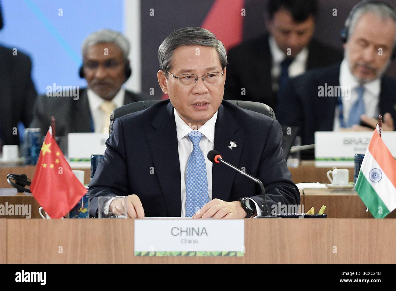 Rio de Janeiro, Brasile, 6 luglio 2025. Il Premier cinese li Qiang, durante una riunione alla sessione plenaria del BRICS 2025. Foto Stock