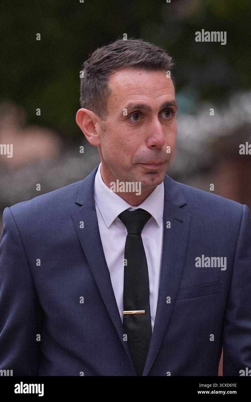 L'ex arbitro della Premier League David Coote arriva alla Crown Court di Nottingham, dove è accusato di aver fatto un'immagine indecente di un bambino. Data foto: Martedì 14 ottobre 2025. Foto Stock