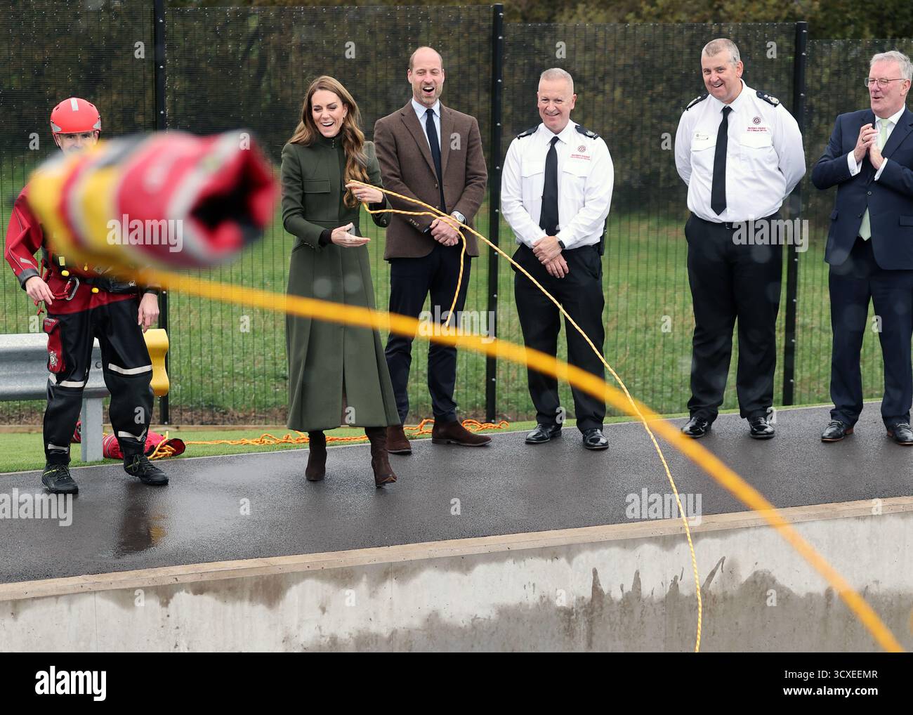 Il Principe e la Principessa del Galles prendono parte a uno scenario di formazione durante una visita al Northern Ireland Fire and Rescue Service Learning and Development College vicino Cookstown, Co Tyrone. Data foto: Martedì 14 ottobre 2025. Foto Stock