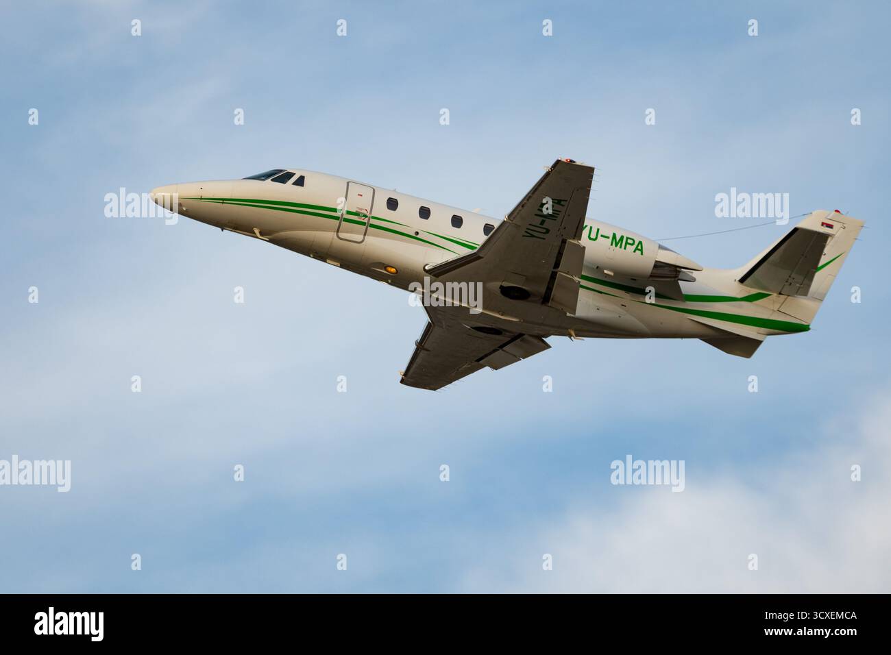 Zurigo, Svizzera, 24 gennaio 2025 YU-MPA Cessna 560XL Citation XLS+ Aircraft decolla dalla pista 28 durante il forum economico mondiale di Davos Foto Stock