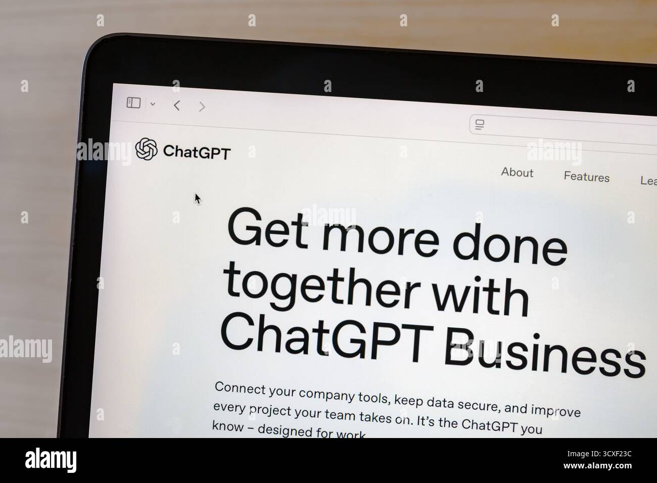 Ostersund, Svezia - 12 ottobre 2025: Sito web ChatGPT Business. ChatGPT è un chatbot di intelligenza artificiale generativo sviluppato da OpenAI. Foto Stock