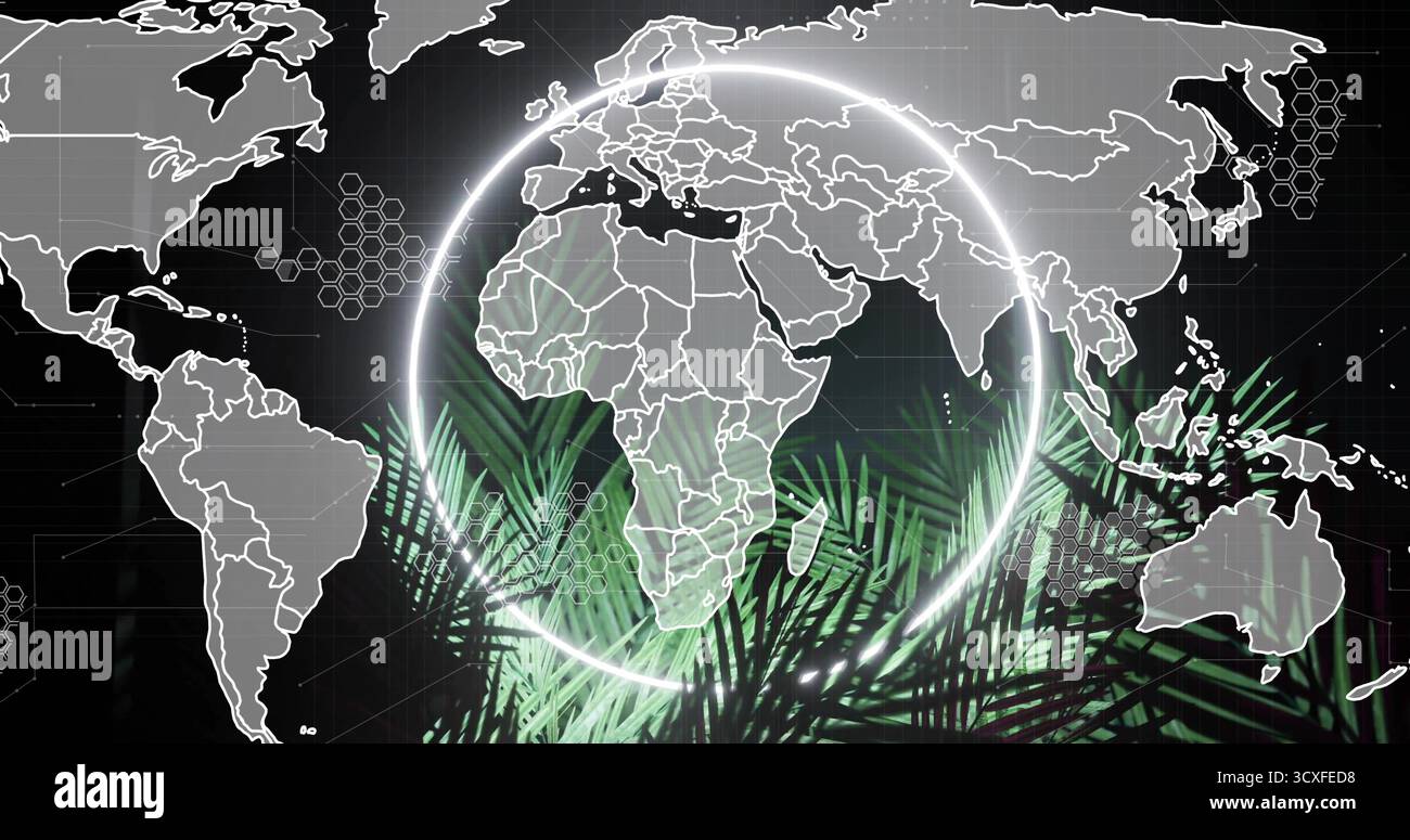 Visualizzazione della mappa del mondo che incornicia l'Africa centrale con un anello luminoso sullo schermo, palmi al neon, griglia esagonale Foto Stock