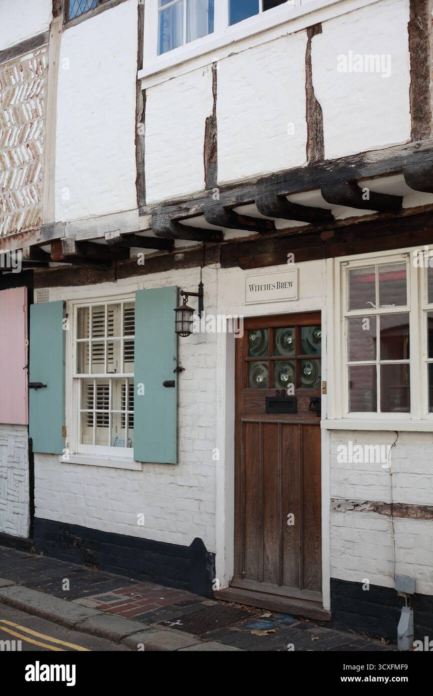 Witch Brew House una casa medievale in Church Street St Mary's, Sandwich, Kent, Regno Unito Foto Stock