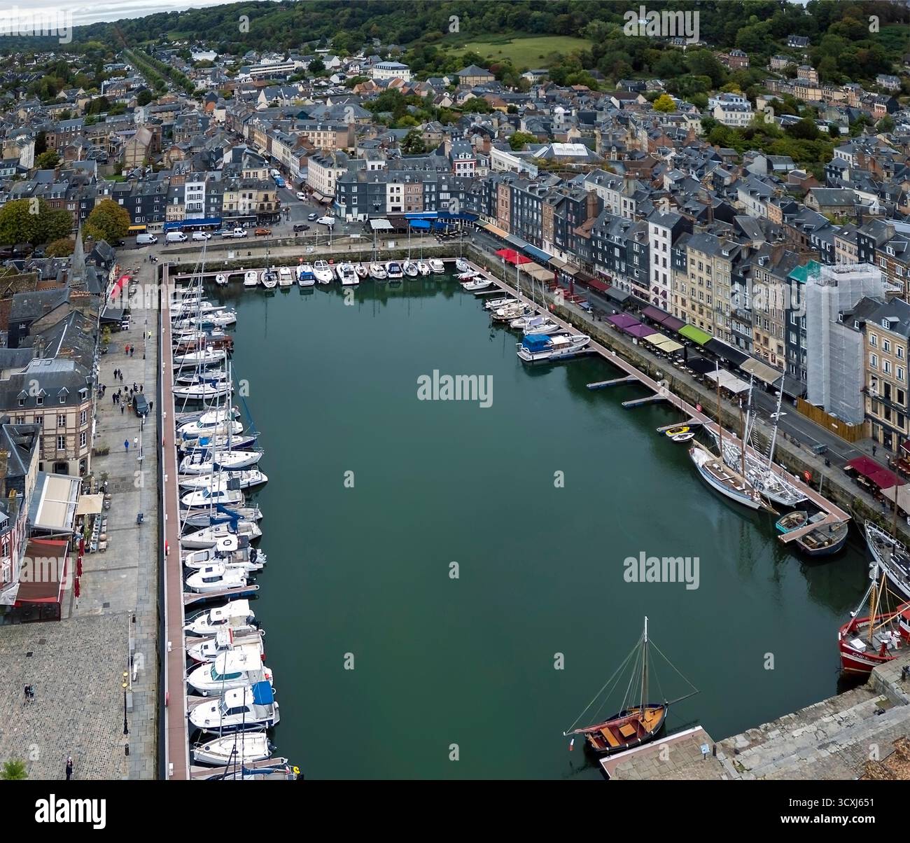 Vista aerea del porto di Honfleur, dipartimento di Calvados, Normandia, Francia Foto Stock