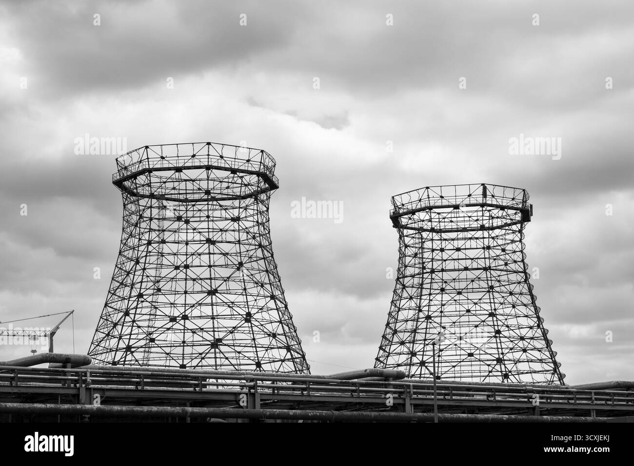 Impalcatura di ex torri di raffreddamento, ventola di raffreddamento, impianto di cokeria Zollverein, foto in bianco e nero, sito patrimonio dell'umanità dell'UNESCO, Essen, zona della Ruhr, nord Foto Stock