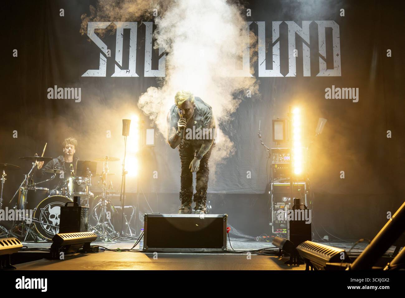 Johannes Johnny Stecker, cantante, Soulbound, Metal Band, D, in diretta al Columbiahalle di Berlino il 10 ottobre 2025 Foto Stock