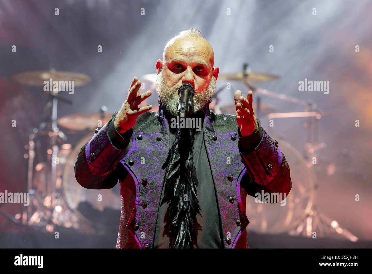 Martin Engler, Singer, Mono Inc., Dark-Rock Band, D, Live on Live 2025 Tour al Columbiahalle di Berlino il 10 ottobre 2025 Foto Stock