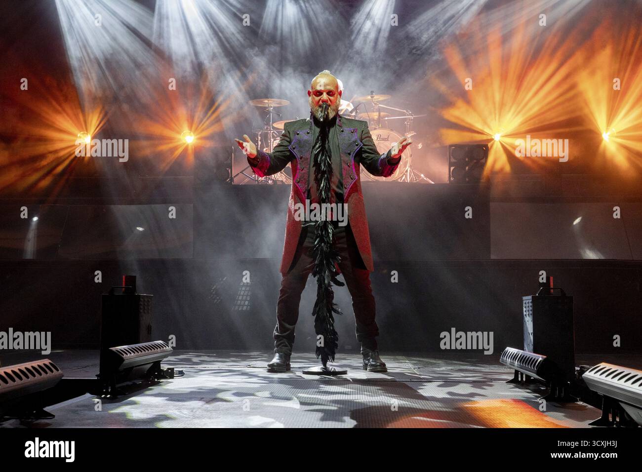 Martin Engler, Singer, Mono Inc., Dark-Rock Band, D, Live on Live 2025 Tour al Columbiahalle di Berlino il 10 ottobre 2025 Foto Stock