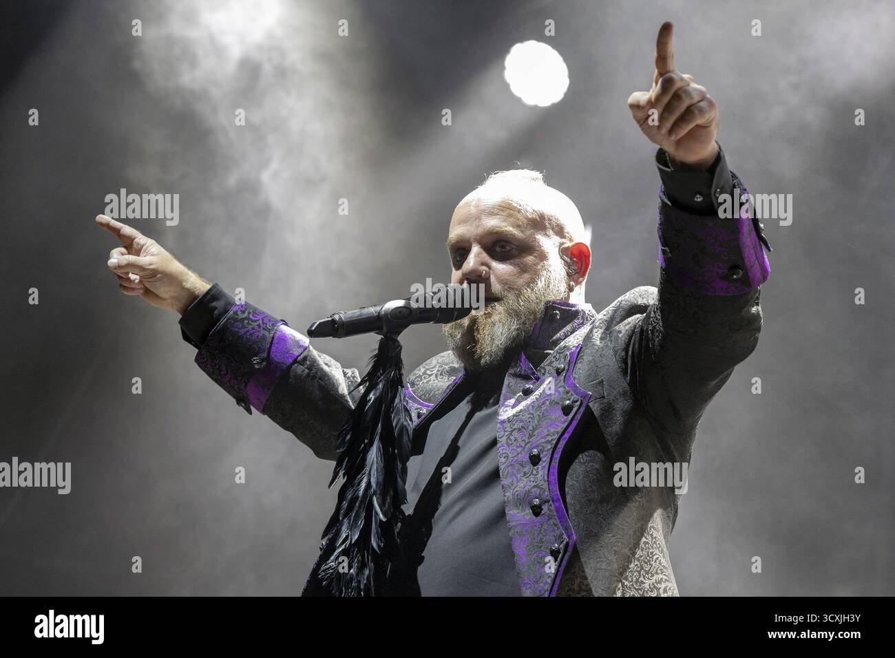 Martin Engler, Singer, Mono Inc., Dark-Rock Band, D, Live on Live 2025 Tour al Columbiahalle di Berlino il 10 ottobre 2025 Foto Stock
