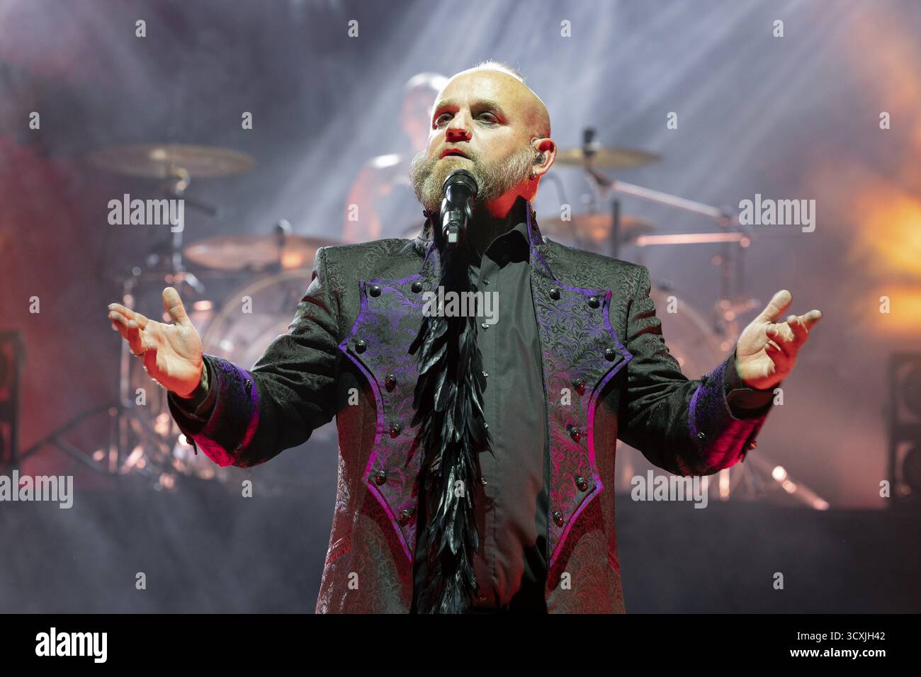 Martin Engler, Singer, Mono Inc., Dark-Rock Band, D, Live on Live 2025 Tour al Columbiahalle di Berlino il 10 ottobre 2025 Foto Stock