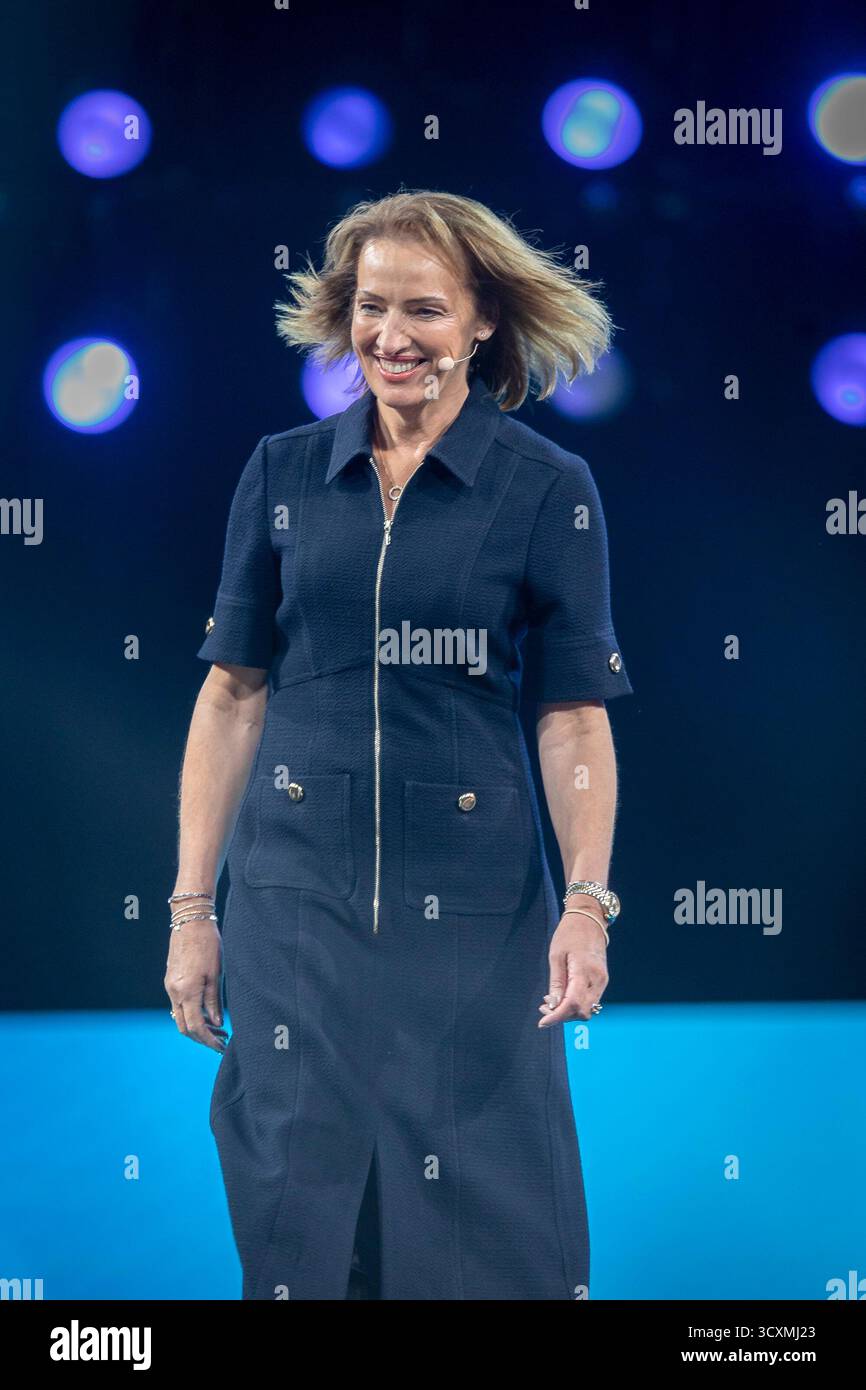 Il NEC, Birmingham, Regno Unito – 6 settembre 2025 Sarah Pochin, deputata al Parlamento europeo per Runcorn e Helsby, pronuncia il suo discorso “Safety, Security and Justice Restored” alla Reform UK Conference 2025. Foto Stock