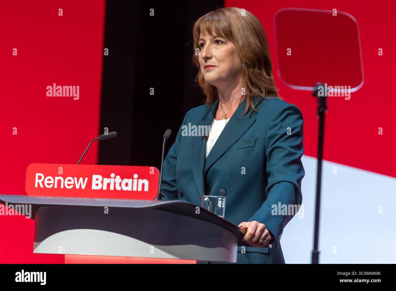 Liverpool, Regno Unito – 29 settembre 2025. Rachel Reeves, Cancelliere dello Scacchiere, tiene un discorso chiave il secondo giorno della Conferenza del Partito Laburista. Foto Stock