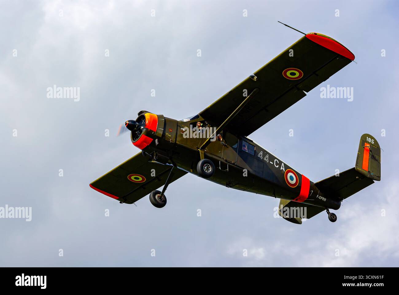 Un Max Holste MH.1521 Broussard durante una dimostrazione di volo ad una mostra aerea a Rossfeld a Metzingen-Glems, Baden-Wuerttemberg, Germania. Foto Stock