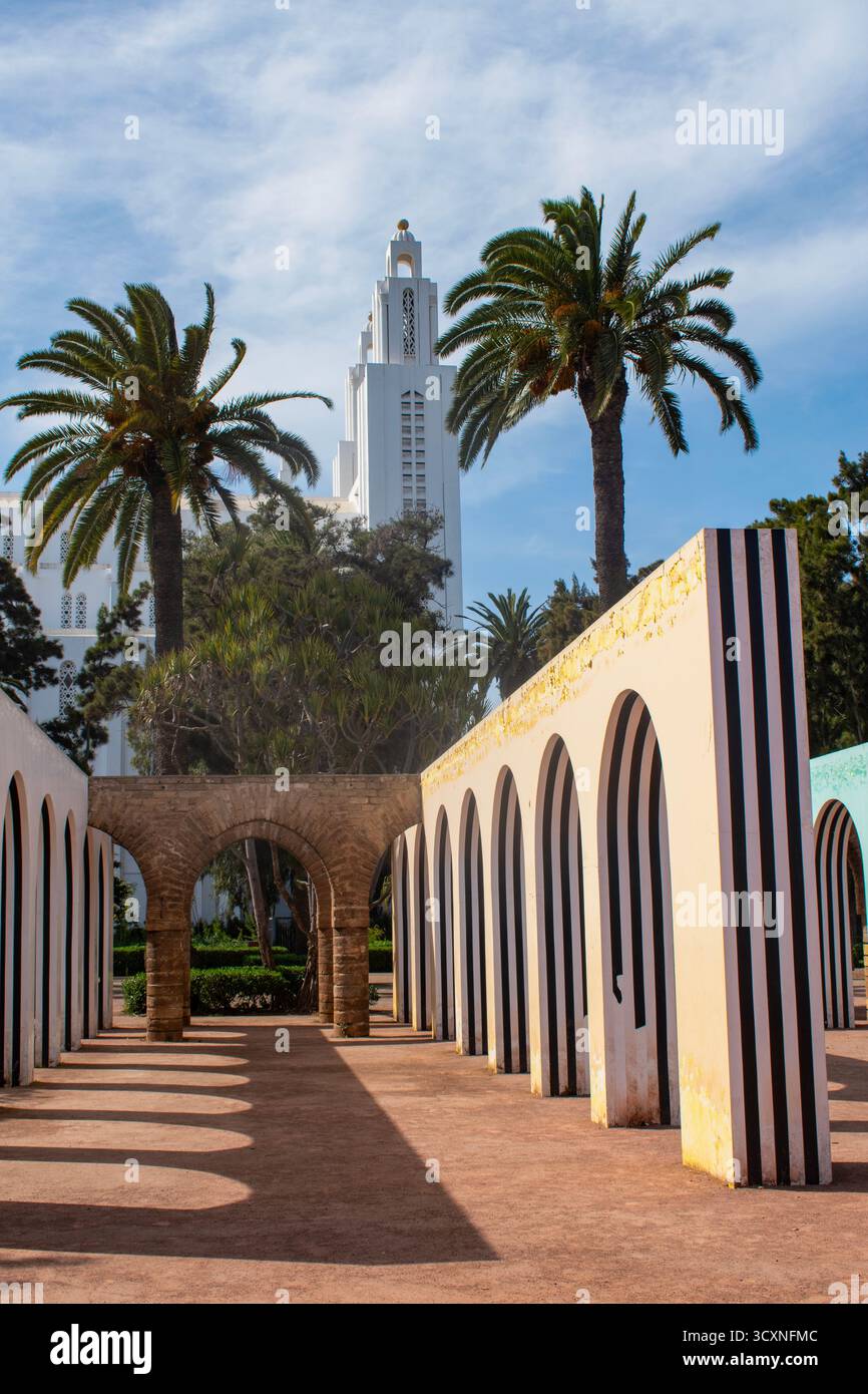 Casablanca, Marocco: Skyline del parco della Lega Araba, parco urbano nel centro della città riprogettato dall'architetto e urbanista francese Albert Laprade Foto Stock