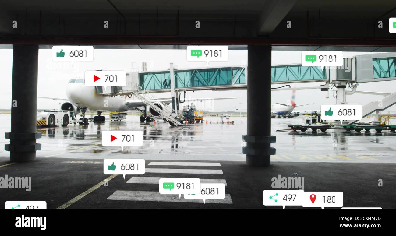 Parcheggio di aerei commerciali di linea che collegano il ponte Green JET al piazzale dell'aeroporto, con carrelli portabagagli Foto Stock