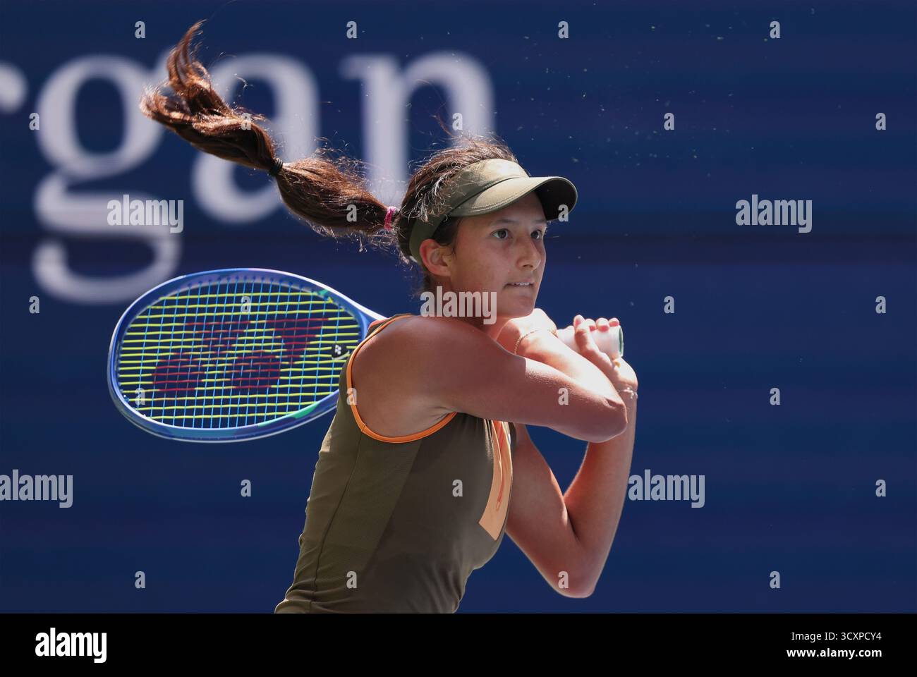 Tennista svedese junior Lea Nilsson (SWE) in azione agli US Open Championships 2025, USTA Billie Jean King National Tennis Center, Flushing Mea Foto Stock