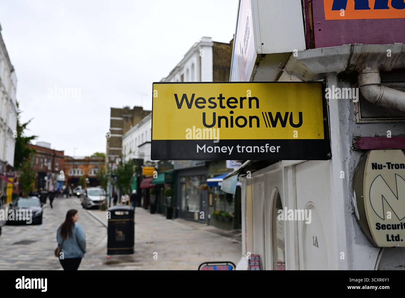 Londra, Regno Unito, 8 ottobre 2025. Esterno di Western Union Money Transfer a South Kensington. Foto Stock