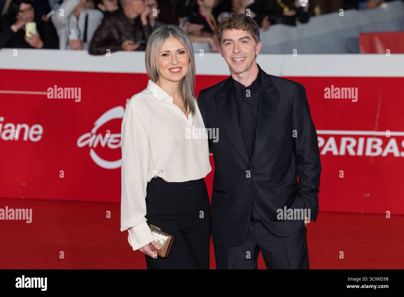 Roma, Italia. 15 ottobre 2025. Michele Riondino e Eva Nestori partecipano al Red carpet alla serata di apertura della 20a edizione del Rome Film Fest (foto di Matteo Nardone/Pacific Press) Credit: Pacific Press Media Production Corp./Alamy Live News Foto Stock