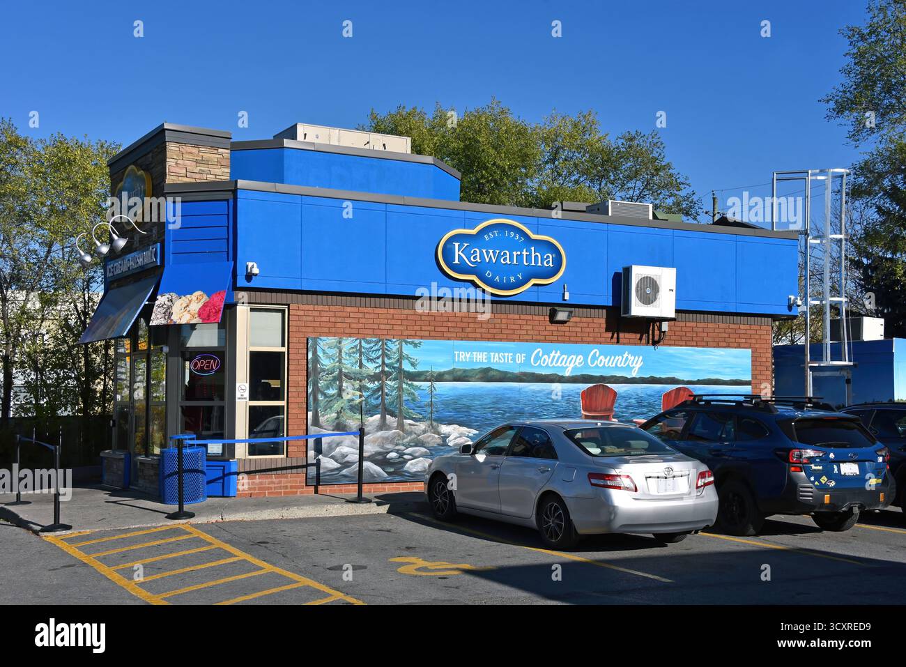 Ottawa, Canada - 15 ottobre 2025: Kawartha Dairy Company è un caseificio a conduzione familiare canadese con sede a Bobcaygeon, Ontario, nella città di Ka Foto Stock