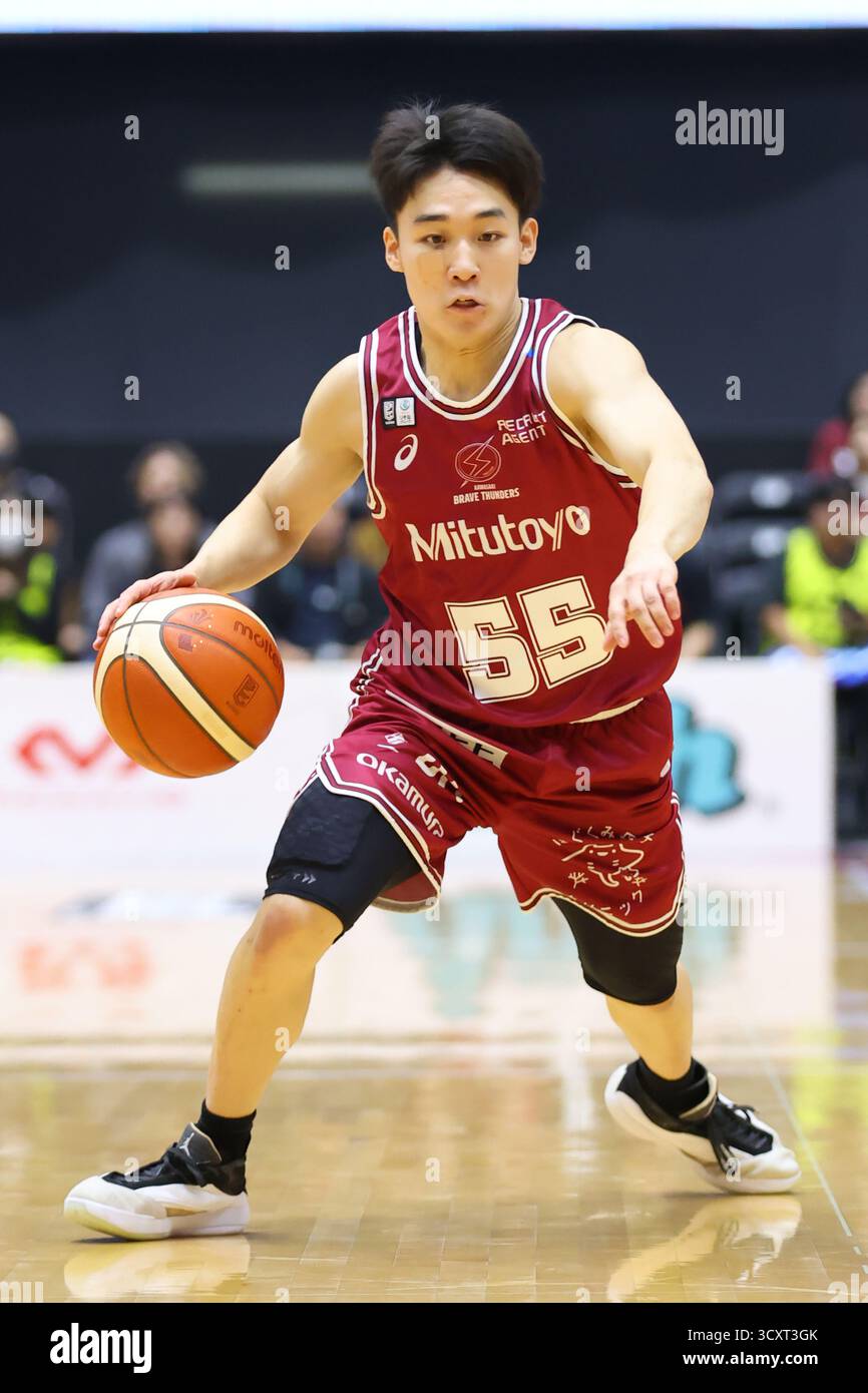 Tokyu Dresser Todoroki Arena, Kanagawa, Giappone. 15 ottobre 2025. Taiga Okada (Brave Thunders), 15 OTTOBRE 2025 - Basketball : 2025-26 B.LEAGUE B1 game between Kawasaki Brave Thunders - Sendai 89ers at Tokyu Dresser Todoroki Arena, Kanagawa, Giappone. Crediti: YUTAKA/AFLO SPORT/Alamy Live News Foto Stock