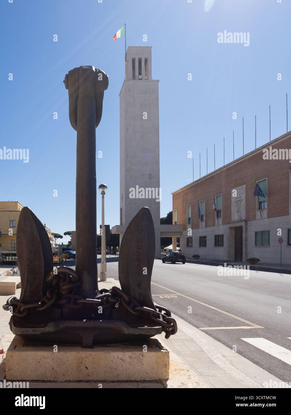Lo stile architettonico razionalista della città di Sabaudia nel Lazio, Italia Foto Stock