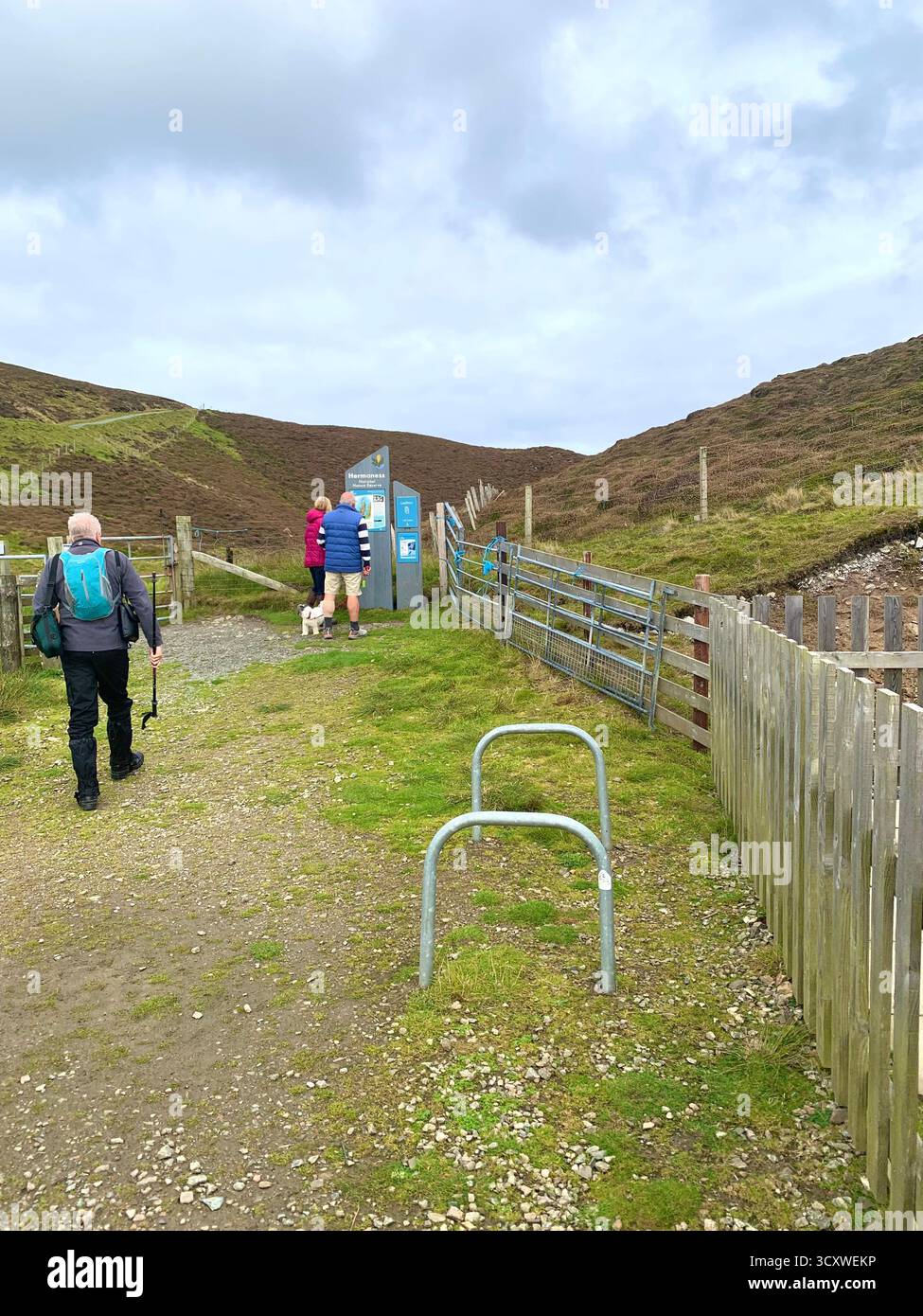 Riserva naturale di Hermaness Shetland isles Island Regno Unito Scozia passeggiate inglesi vista a piedi trekking di mare uccelli Parco Nazionale Gulls scogliera Faro - Immagine stock catturata con smartphone