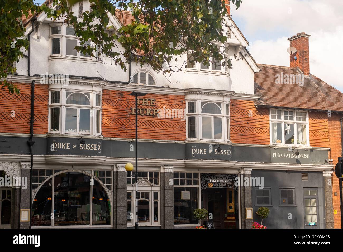 LONDRA - 24 SETTEMBRE 2025: The Dukes, un pub tradizionale a Chiswick, Londra Foto Stock