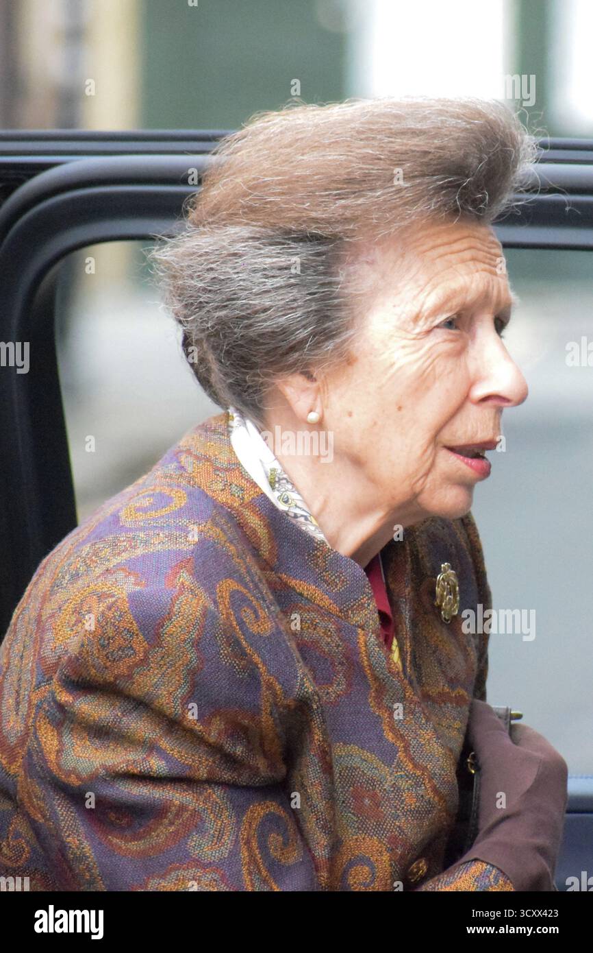 SOUTHWARK, LONDRA, 16 ottobre 2025, HRH The Princess Royal, patrona, il Royal College of Emergency Medicine arriva per un pranzo a buffet per i borsisti senior presso la sede del college, Octavia House a Southwark. Foto Stock
