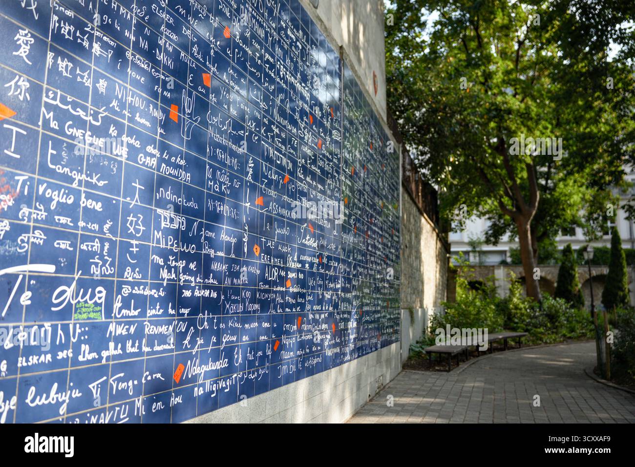 Le mur des je taime a Montmartre Parigi Francia 13 ottobre 2025 Foto Stock