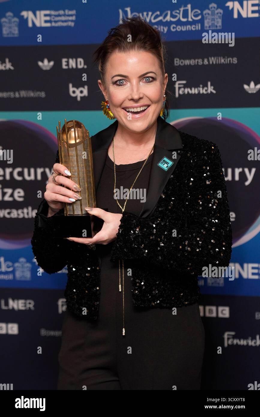 Il CEO della BPI Dr Jo Twist arriva per il Mercury Music Prize 2025, all'Utilita Arena di Newcastle. Data foto: Giovedì 16 ottobre 2025. Foto Stock