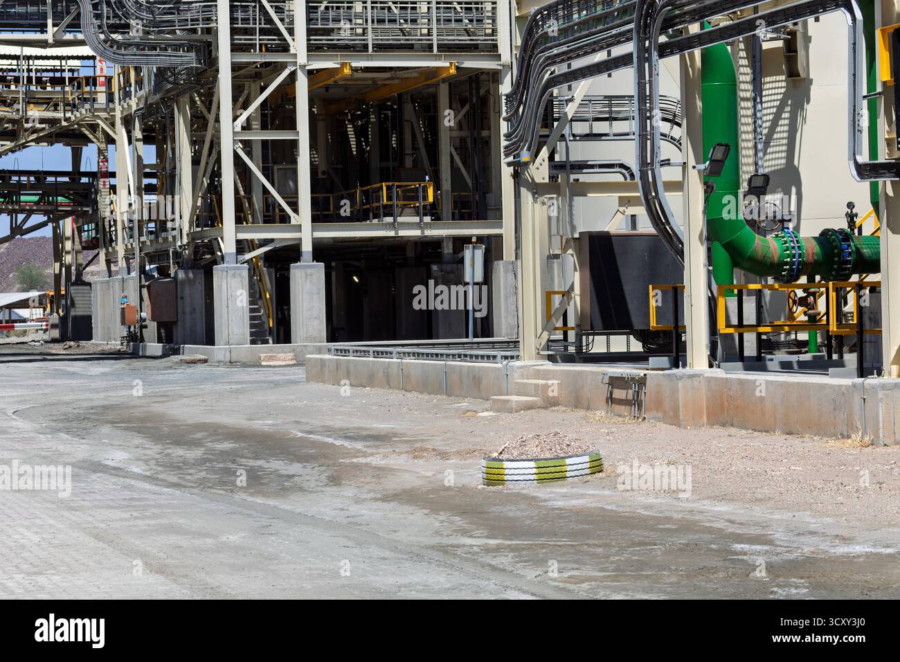 soluzioni minerarie industriali impianti fabbrica diamanti impianti di lavaggio o recupero, per estrarre diamanti , cisterne, tubi, strutture metalliche Foto Stock