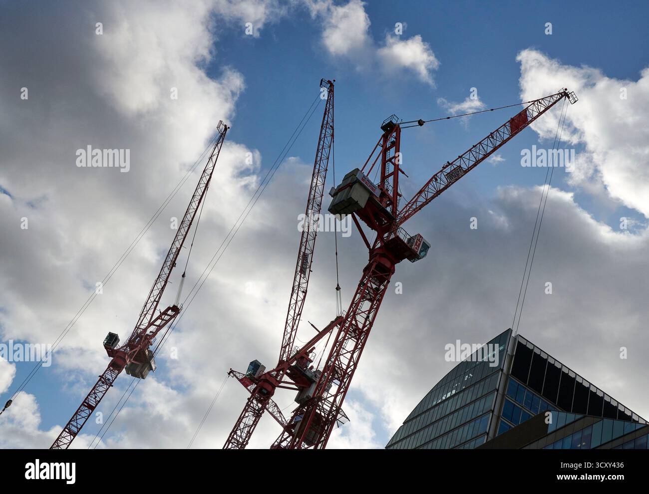 Gru per l'industria edile nel centro di Londra, Regno Unito Foto Stock