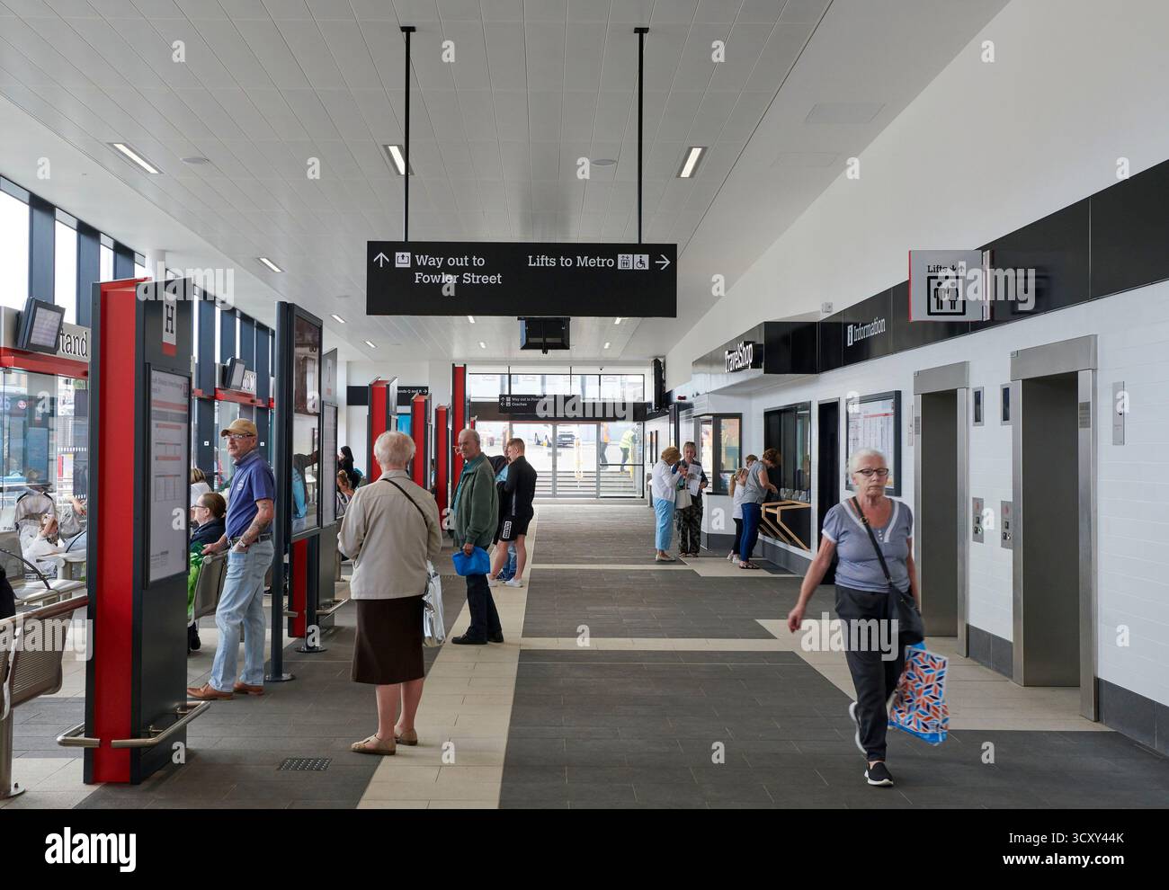 South Shields, Bus and Metro Passenger Transport Interchange, Tyneside, Inghilterra nord-orientale, Regno Unito Foto Stock