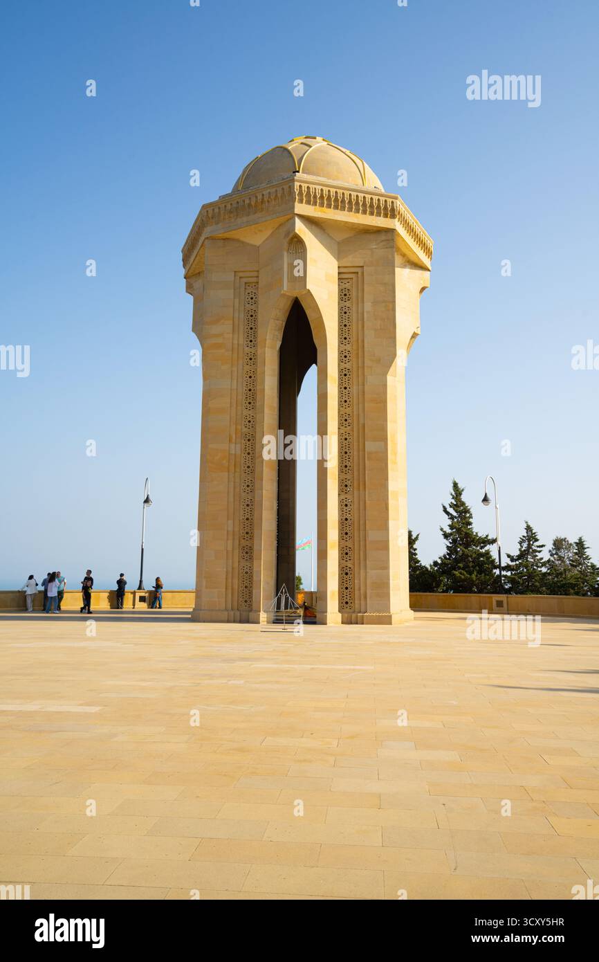 Baku, Azerbaigian. 9 ottobre 2025. Vista del cimitero di Martyrs' Lane nel centro della città Foto Stock